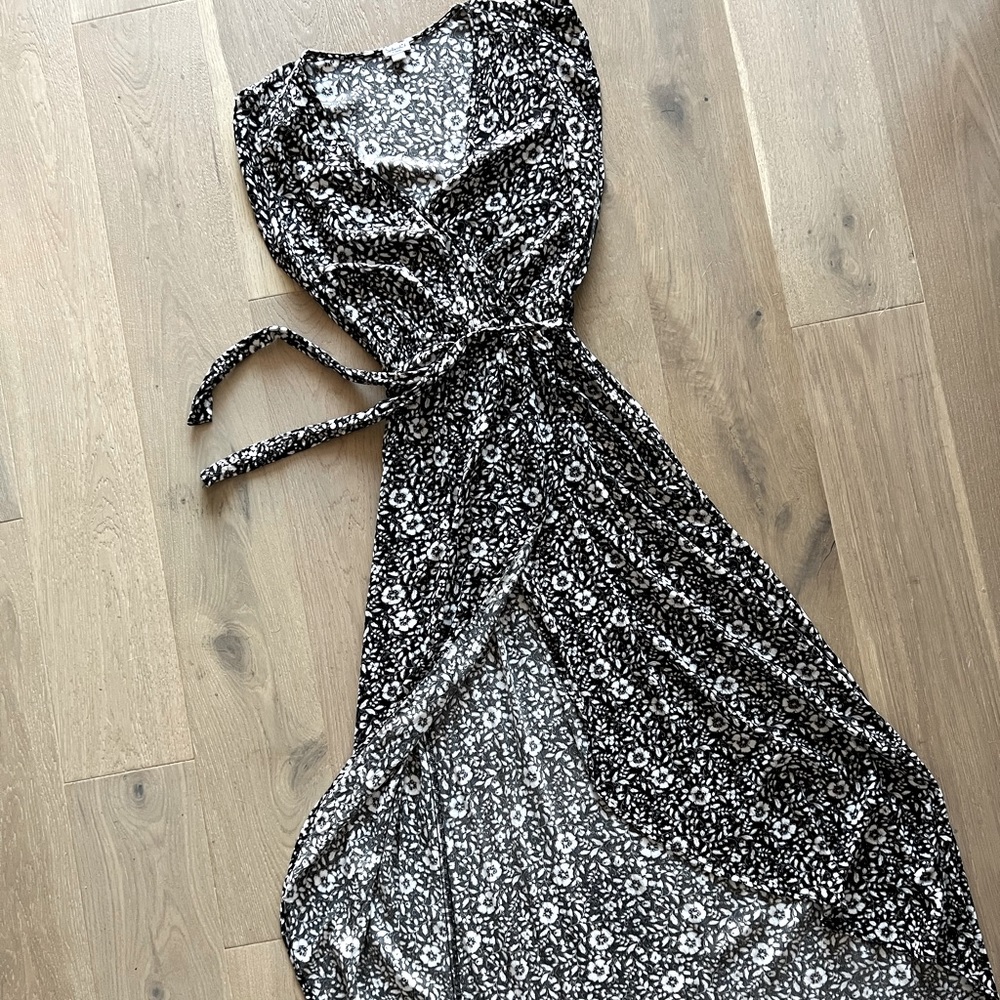 Splendid Black White Floral XS Faux Wrap Maxi Dress